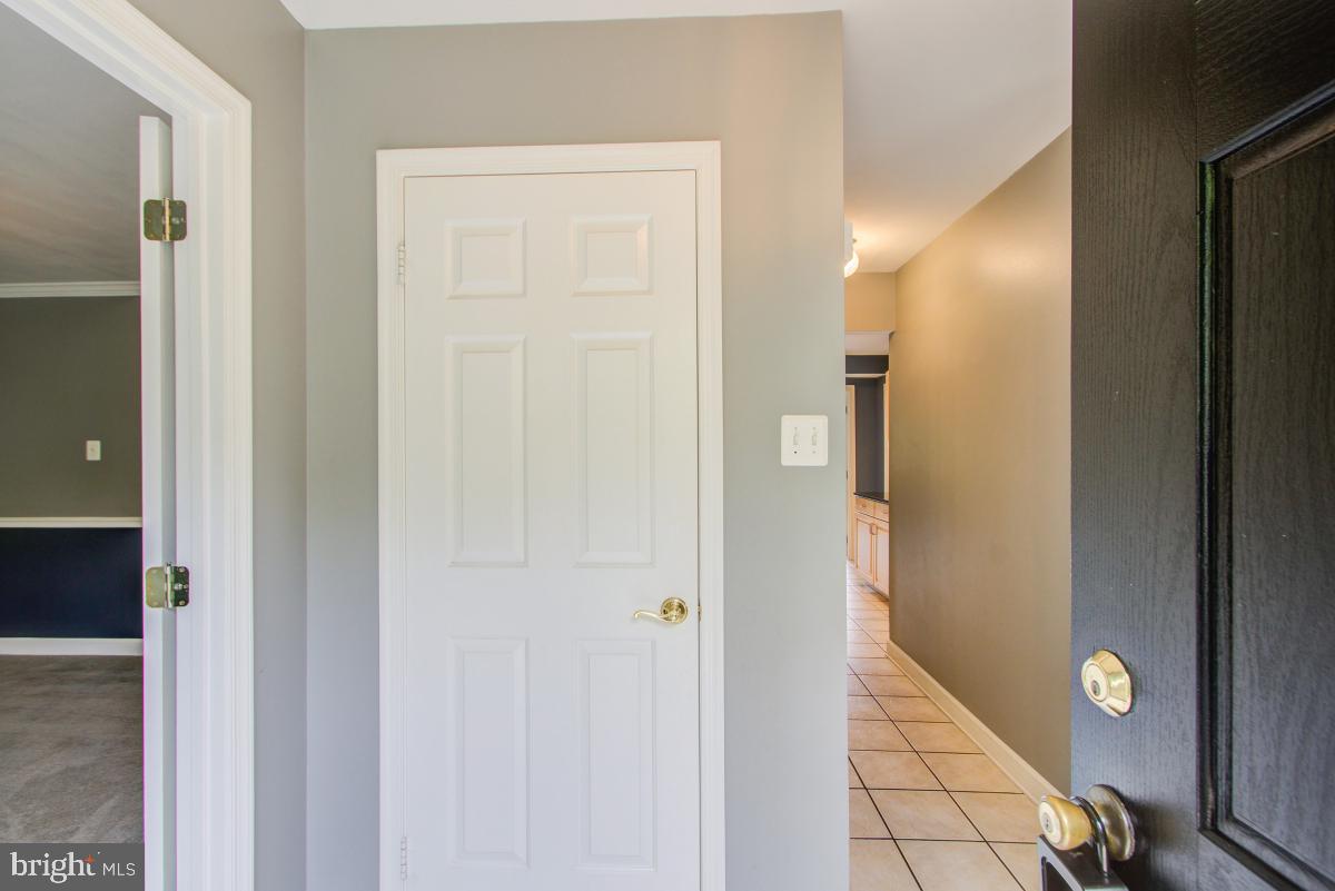 957 Pointer Ridge Drive Gaithersburg, MD 20878 - Photo 4 of 57