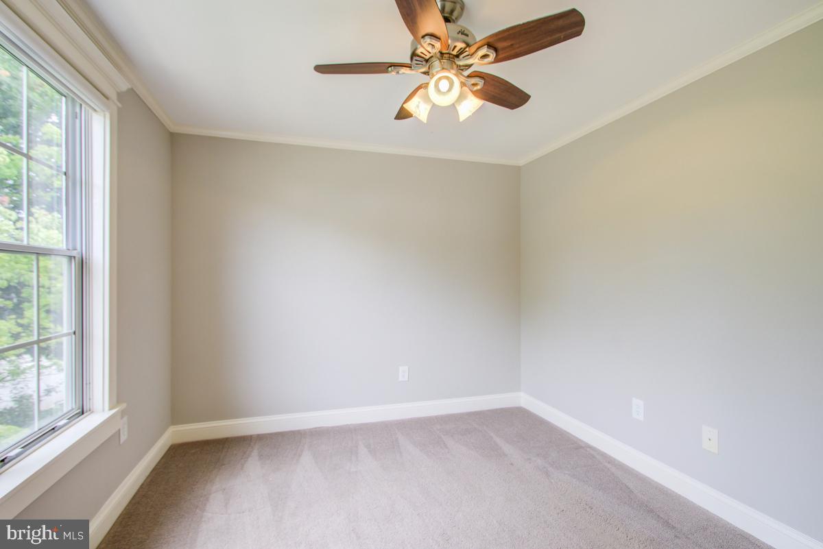 957 Pointer Ridge Drive Gaithersburg, MD 20878 - Photo 31 of 57