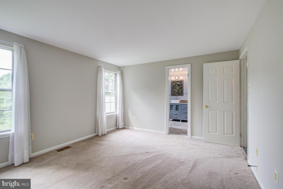 957 Pointer Ridge Drive Gaithersburg, MD 20878 - Photo 38 of 57