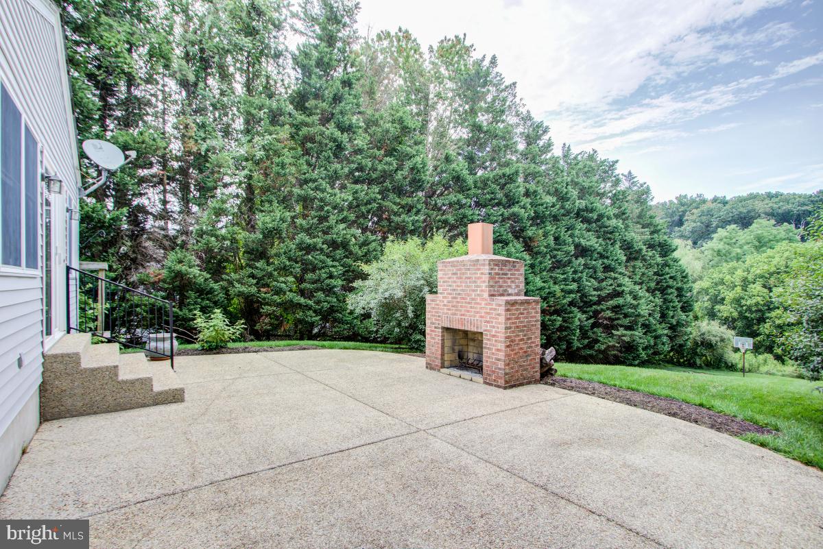 957 Pointer Ridge Drive Gaithersburg, MD 20878 - Photo 49 of 57