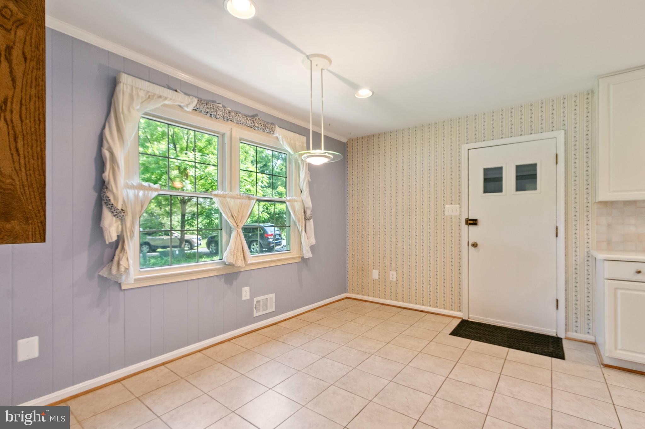 2209 Coffeewood Court Silver Spring, MD 20906 - Photo 11 of 40 Breakfast area, door to Garage