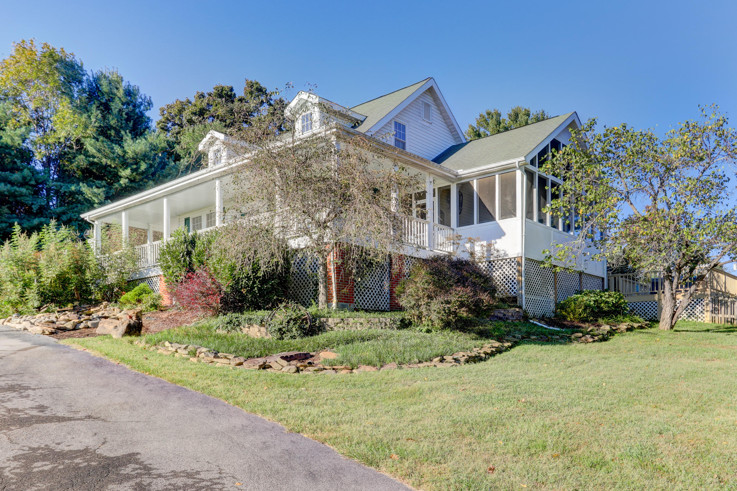 5657 Maloneyville Road Corryton, TN 37721 - Photo 3 of 37 Positive Perceptions-3