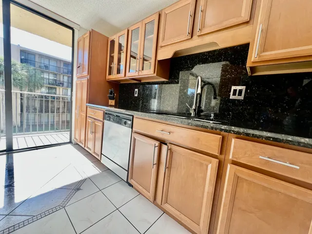 $189,000 | 3590 Blue Lake Drive, Unit 304, Pompano Beach, FL 33064