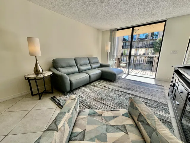 $189,000 | 3590 Blue Lake Drive, Unit 304, Pompano Beach, FL 33064