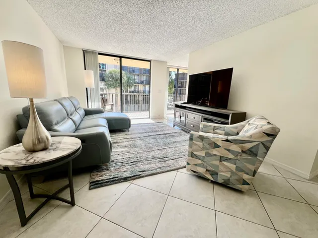 $189,000 | 3590 Blue Lake Drive, Unit 304, Pompano Beach, FL 33064