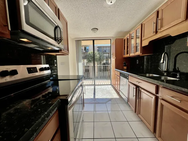 $189,000 | 3590 Blue Lake Drive, Unit 304, Pompano Beach, FL 33064