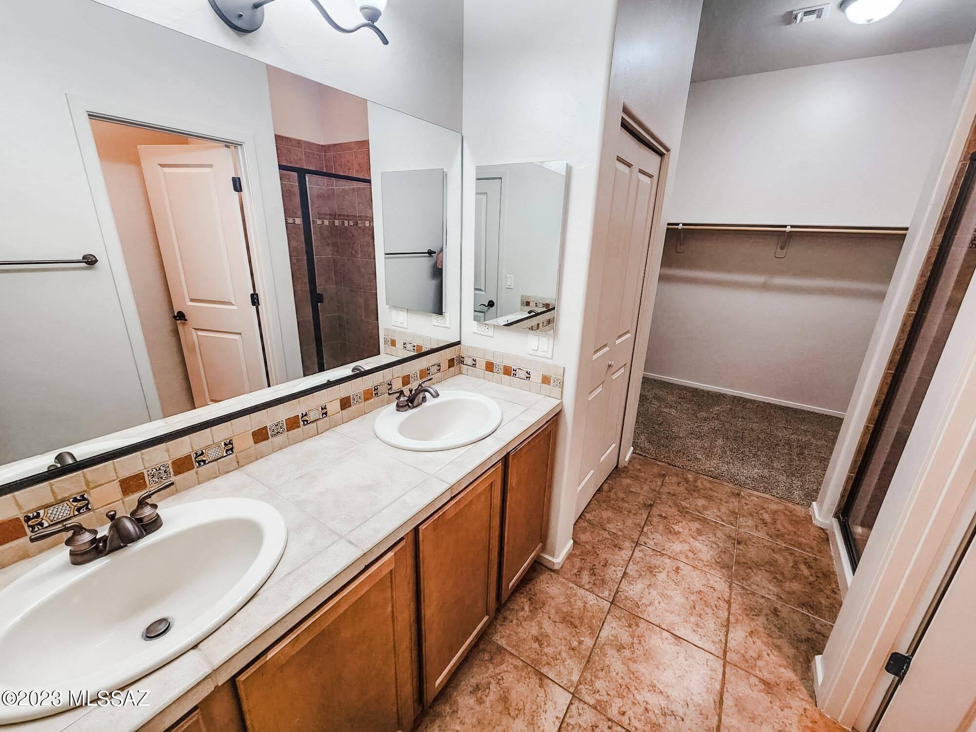 2018 East River Road, Unit 202 Tucson, AZ 85718 - Photo 9 of 13 Gallery Image 9