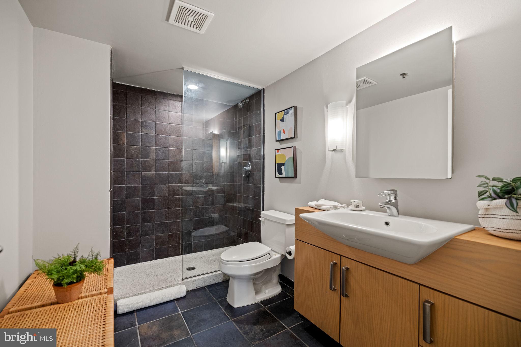 1390 V Street Northwest, Unit 112 Washington, DC 20009 - Photo 22 of 36