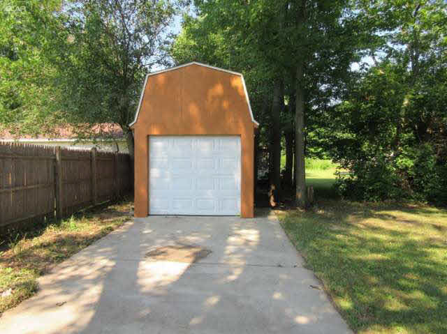 5455 North McKinley Road Flushing, MI 48433 - Photo 31 of 33 21196534-30.JPG
