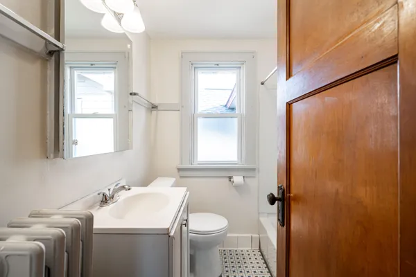 $1,400 | 2213 South 72nd Street, Unit UPPR, West Allis, WI 53219