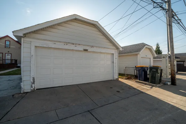 $1,400 | 2213 South 72nd Street, Unit UPPR, West Allis, WI 53219