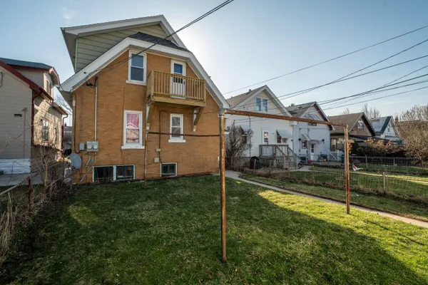 $1,400 | 2213 South 72nd Street, Unit UPPR, West Allis, WI 53219