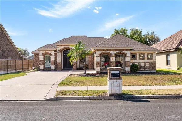 $1,950 | 913 Bunker Avenue, Edinburg, TX 78542