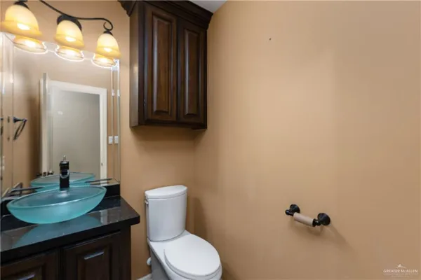 $1,950 | 913 Bunker Avenue, Edinburg, TX 78542
