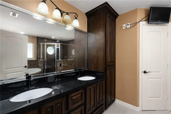 $1,950 | 913 Bunker Avenue, Edinburg, TX 78542