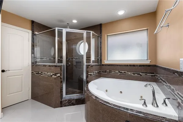 $1,950 | 913 Bunker Avenue, Edinburg, TX 78542