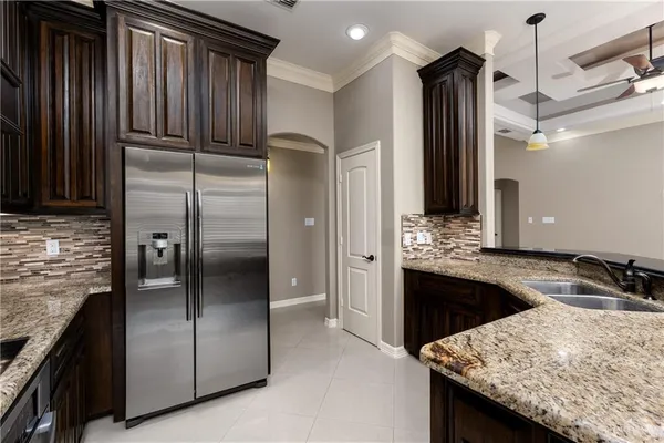 $1,950 | 913 Bunker Avenue, Edinburg, TX 78542