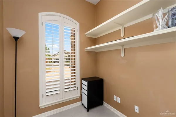 $1,950 | 913 Bunker Avenue, Edinburg, TX 78542