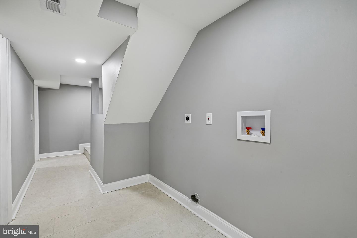 628 Roundview Road Baltimore, MD 21225 - Photo 34 of 47 Gallery Image 34