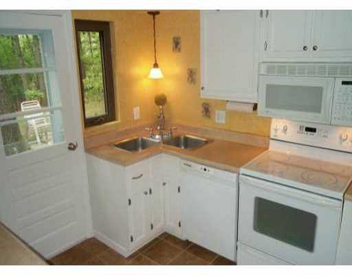 129 Martin Road Pittsburgh, PA 15237 - Photo 4 of 8 Kitchen.