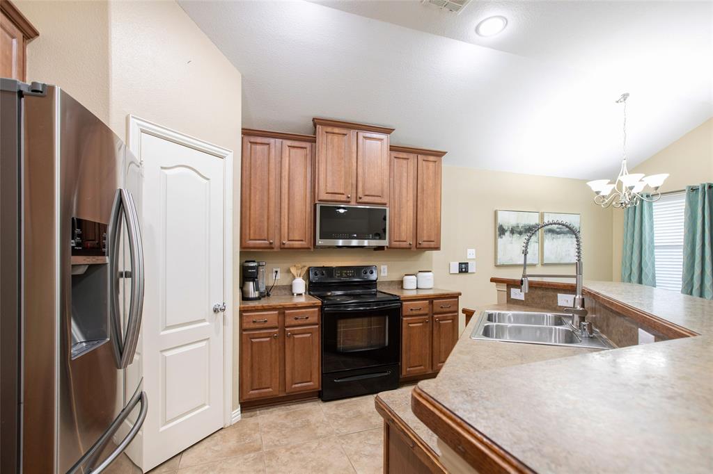 209 Timber Drive Princeton, TX 75407 - Photo 4 of 30