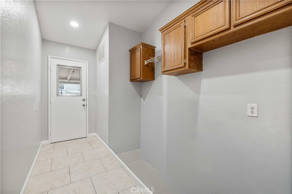 15608 Tierra Rejada Road Moorpark, CA 93021 - Photo 15 of 34