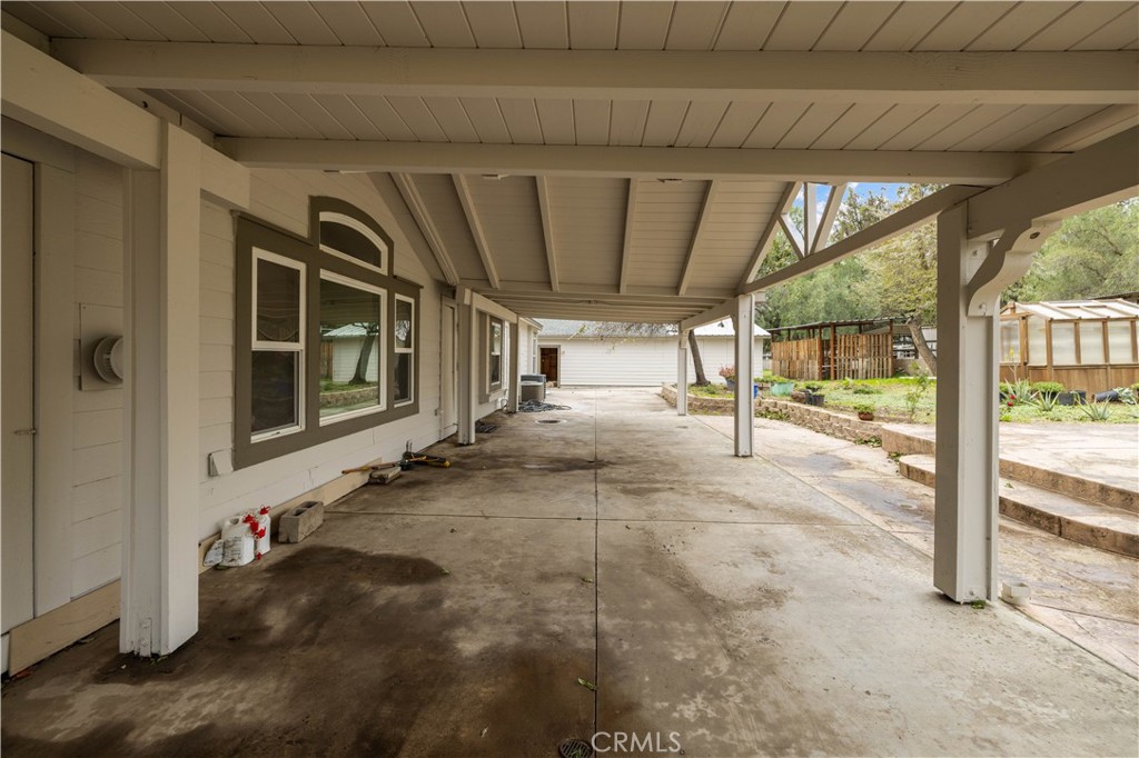 15608 Tierra Rejada Road Moorpark, CA 93021 - Photo 32 of 34 a view of a garage