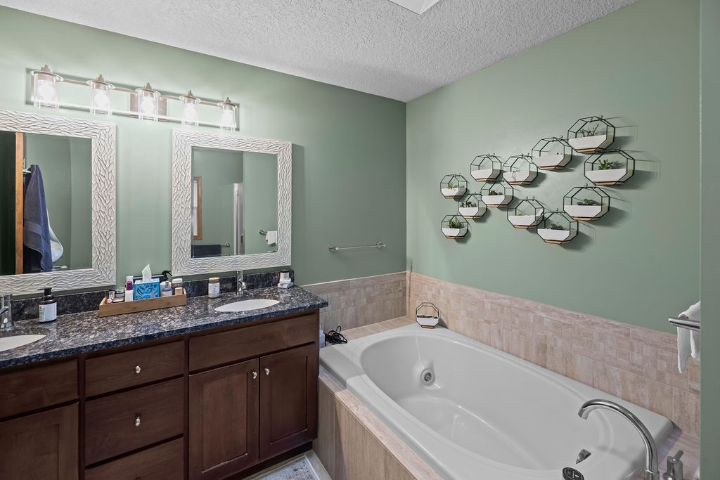 1110 Woodridge Court Decatur, IL 62526 - Photo 29 of 45 Gallery Image 29