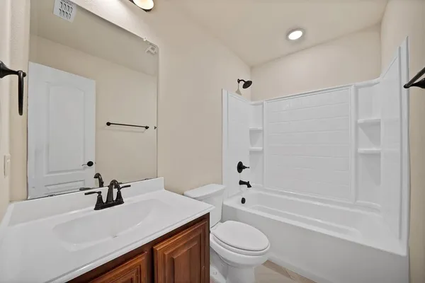 $3,000 | 207 Arborside Drive, Waxahachie, TX 75165