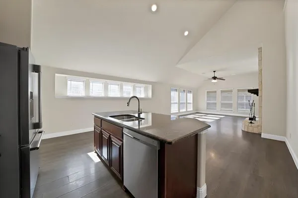 $3,000 | 207 Arborside Drive, Waxahachie, TX 75165
