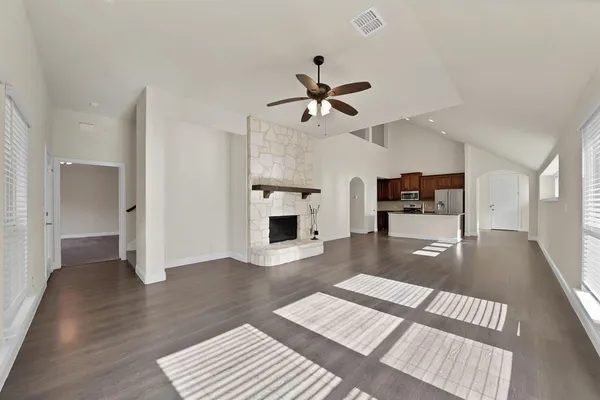 $3,000 | 207 Arborside Drive, Waxahachie, TX 75165