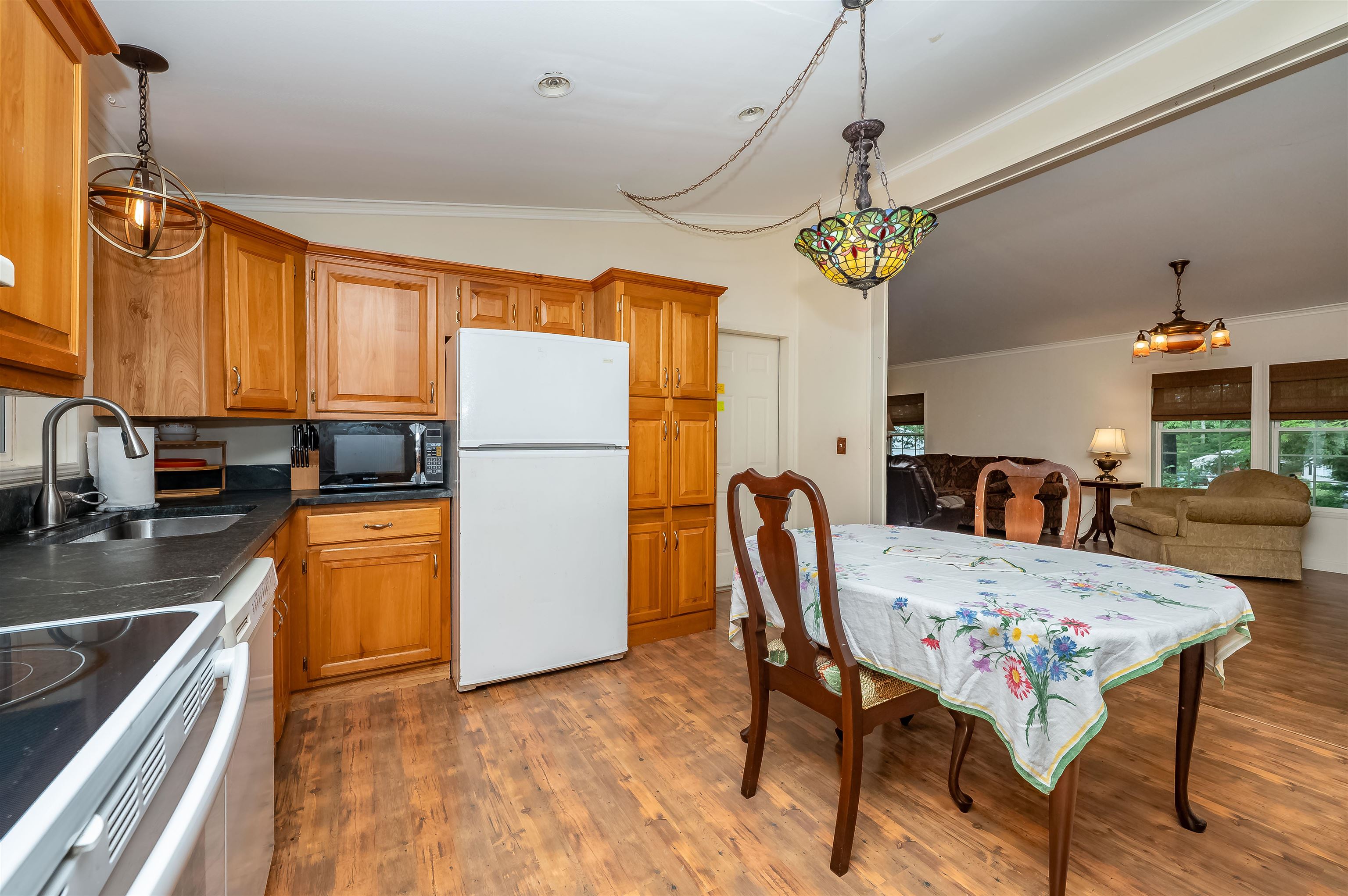 46 Murray Drive Rochester, NH 03868 - Photo 3 of 34