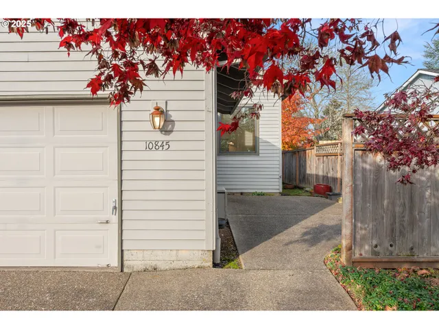 a view of a house with a garage