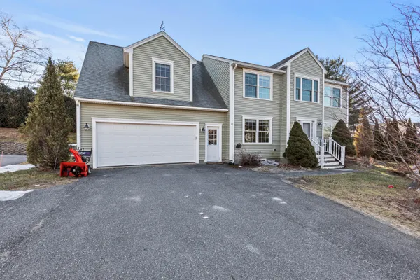 $735,000 | 9 Longview Drive, Portland, ME 04103
