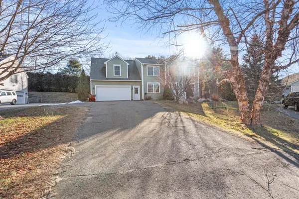 $735,000 | 9 Longview Drive, Portland, ME 04103