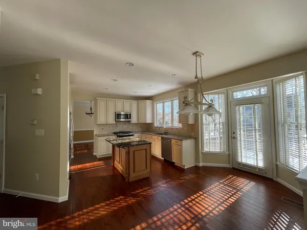 $4,850 | 21330 Meadow Field Court, Broadlands, VA 20148