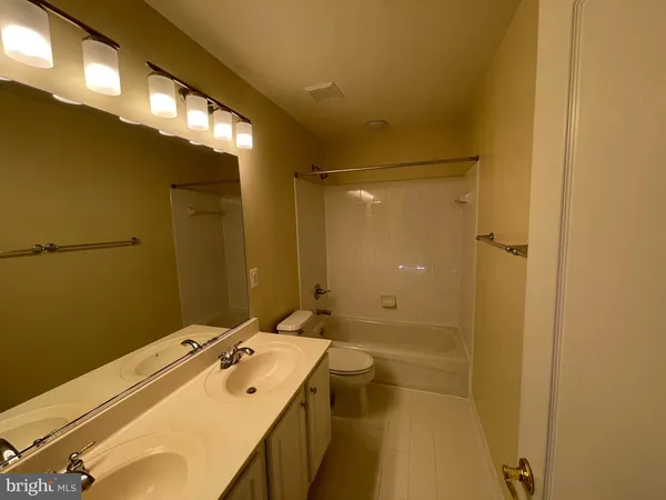 $4,850 | 21330 Meadow Field Court, Broadlands, VA 20148