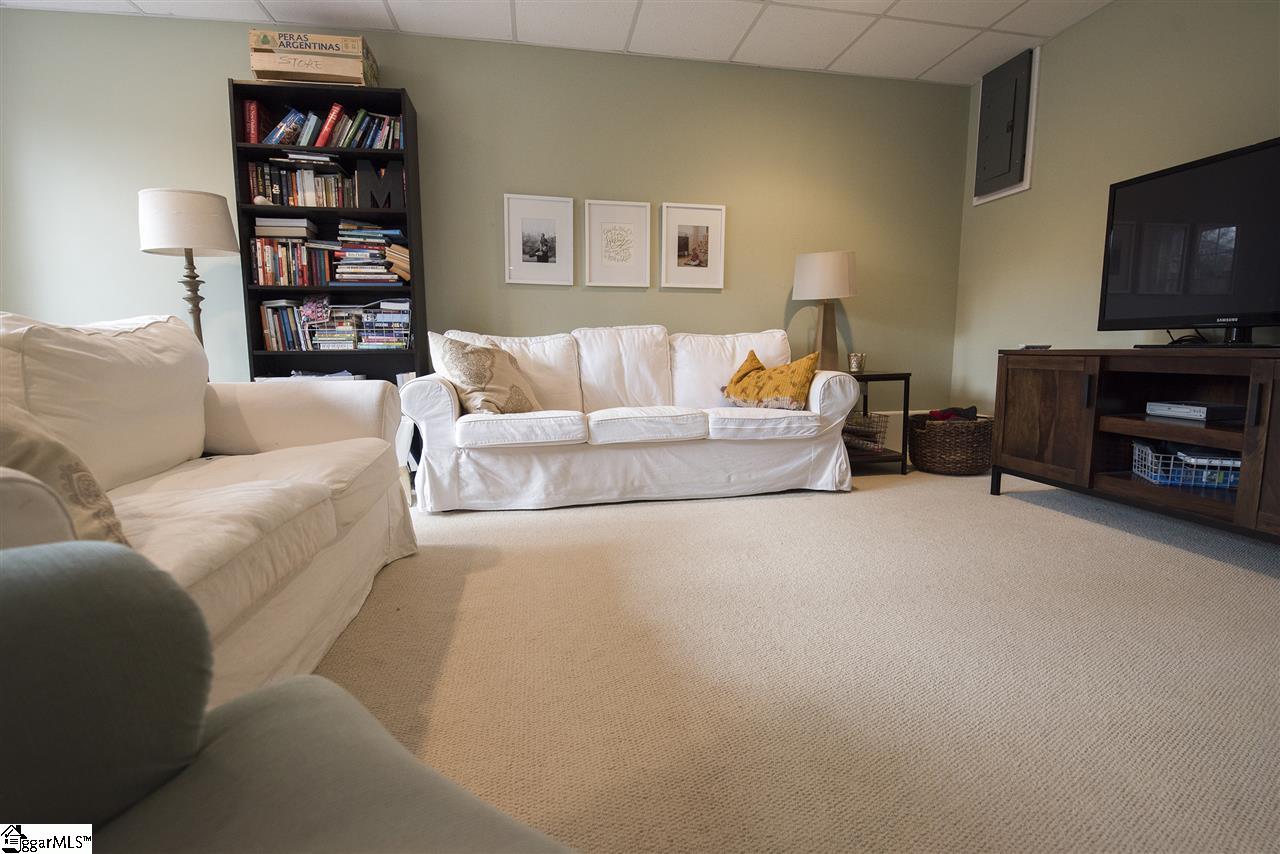 11 Hermitage Road Greenville, SC 29615 - Photo 14 of 19 Gallery Image 14