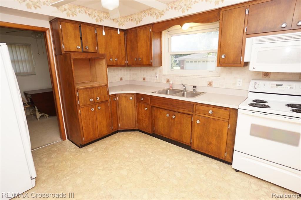 15700 Haggerty Road Belleville, MI 48111 - Photo 3 of 19 Gallery Image 3