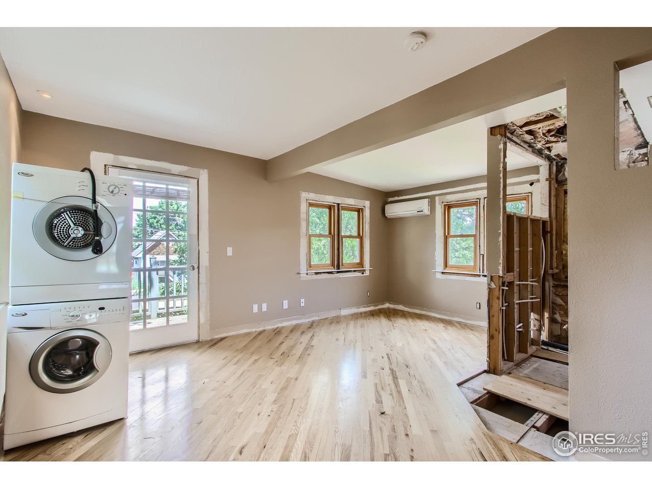 417 Mapleton Avenue, Unit B Boulder, CO 80304 - Photo 16 of 27 a view of empty room with washer and dryer