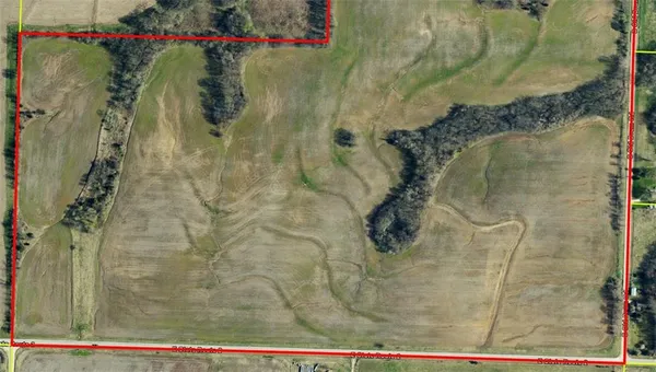 $240,600 | 4 East State Route 2 Highway, Garden City, MO 64747