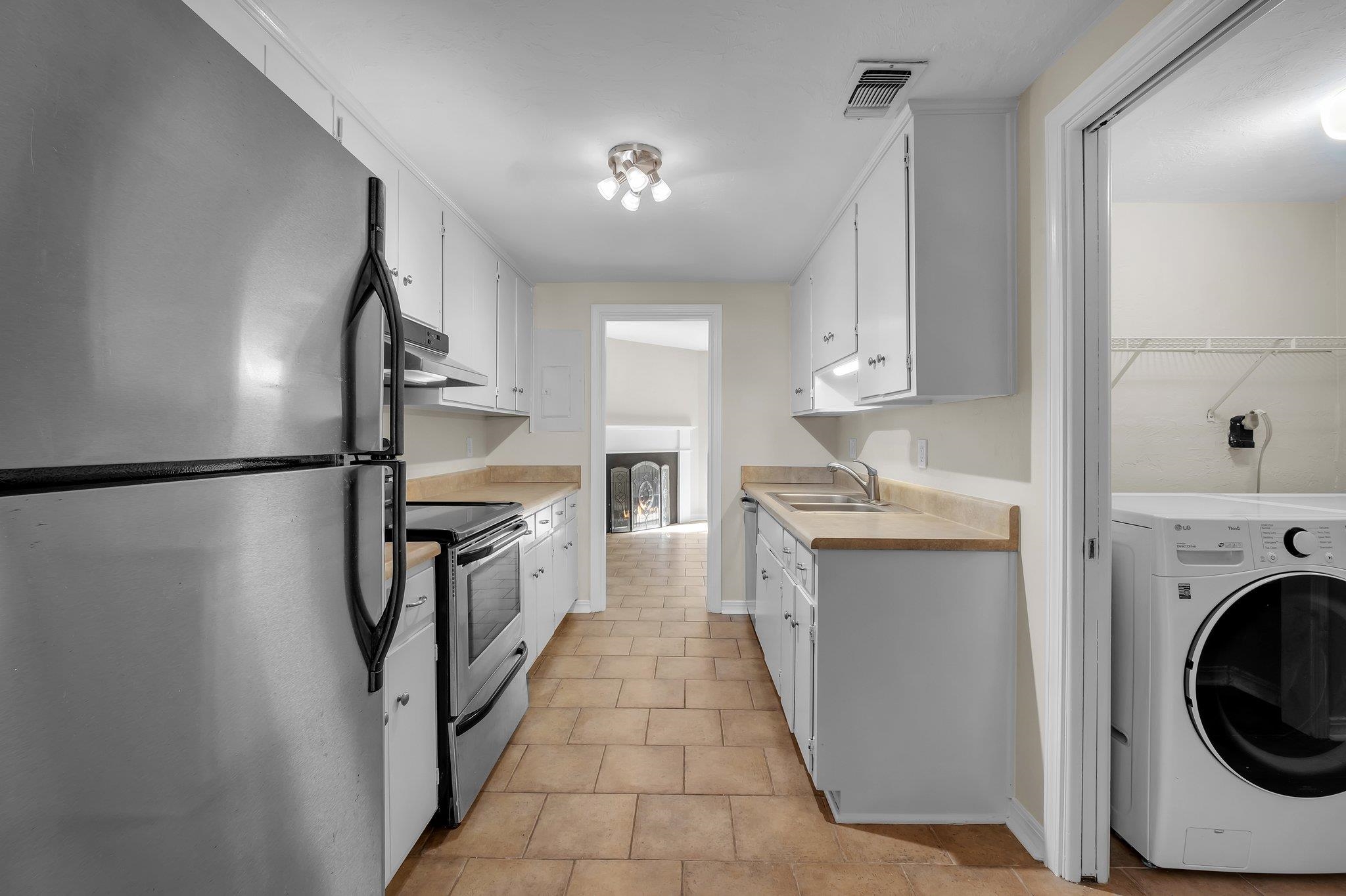 1904 Miccosukee Road, Unit 19B Tallahassee, FL 32308 - Photo 20 of 24