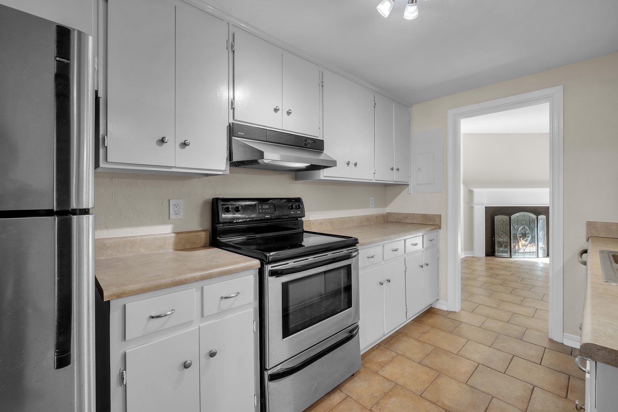 1904 Miccosukee Road, Unit 19B Tallahassee, FL 32308 - Photo 22 of 24