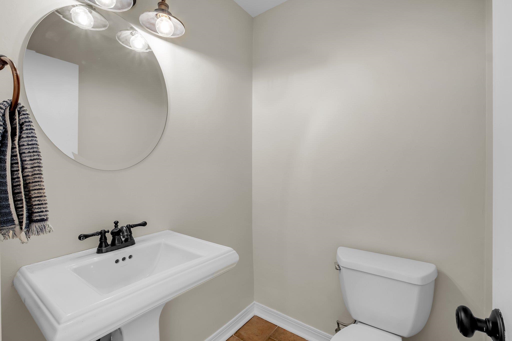 1904 Miccosukee Road, Unit 19B Tallahassee, FL 32308 - Photo 3 of 24