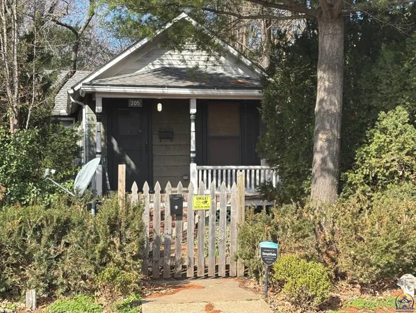 205 Southwest Van Buren Street, Topeka, KS 66603