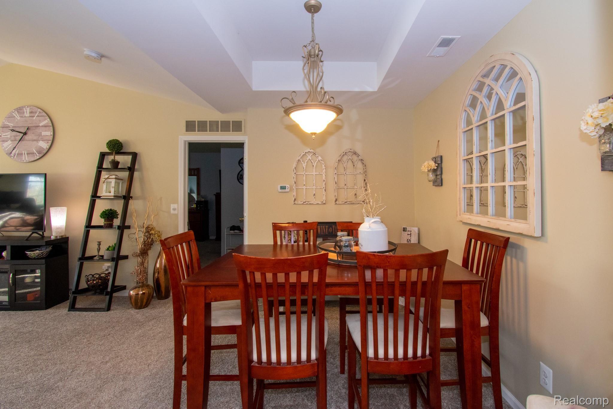 11878 Farmington Road Livonia, MI 48150 - Photo 10 of 26 Eating area.jpg