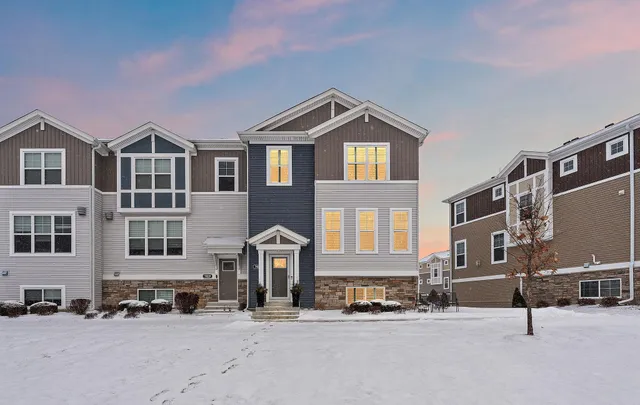 $425,000 | 7025 Huckleberry Drive, Excelsior, MN 55331