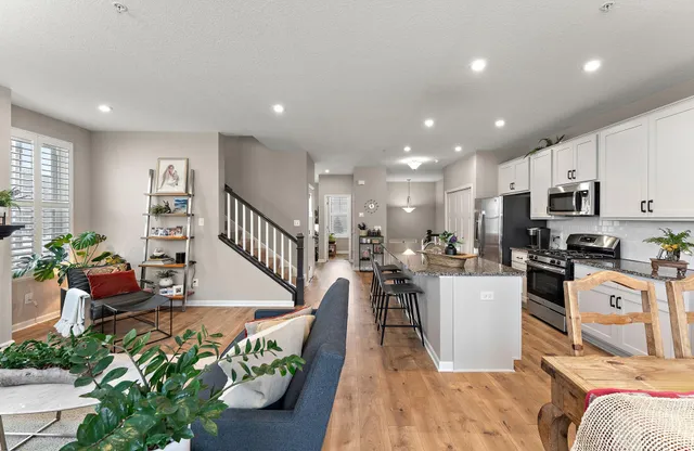 $425,000 | 7025 Huckleberry Drive, Excelsior, MN 55331