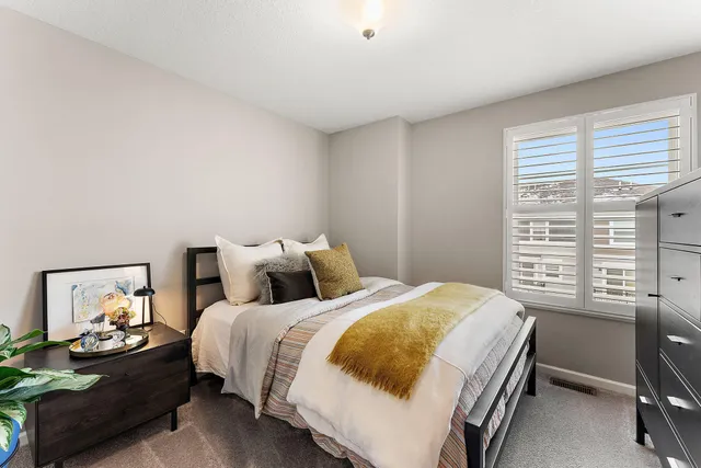 $425,000 | 7025 Huckleberry Drive, Excelsior, MN 55331