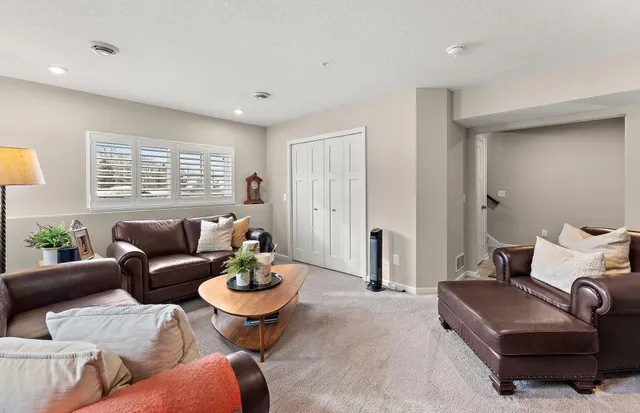 $425,000 | 7025 Huckleberry Drive, Excelsior, MN 55331